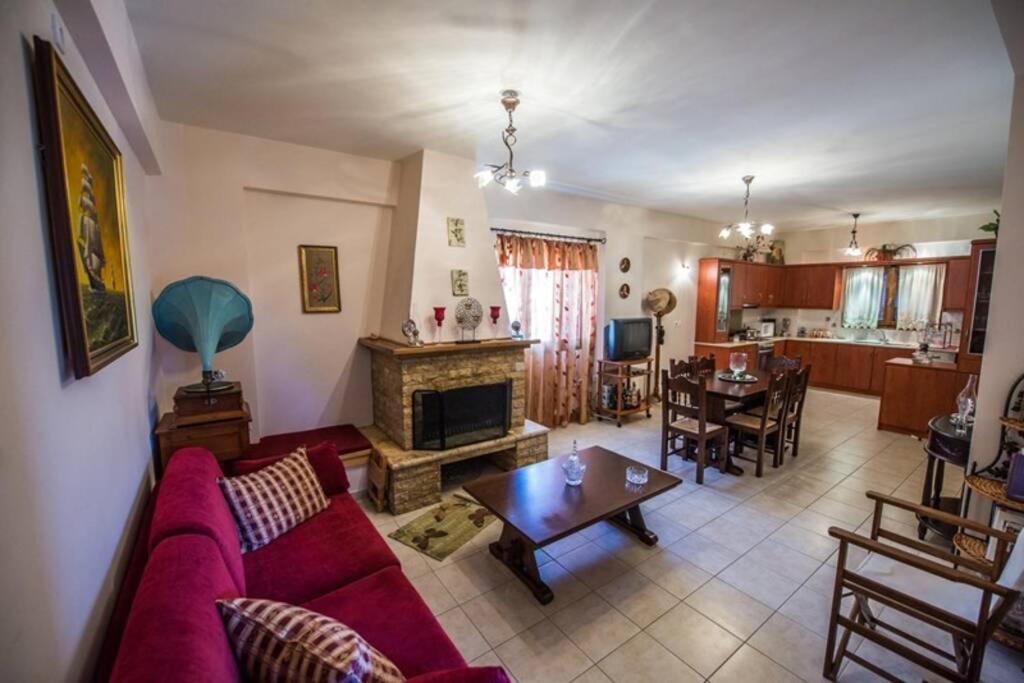Kelly'S Villa In Stoupa Neokhorion  Экстерьер фото
