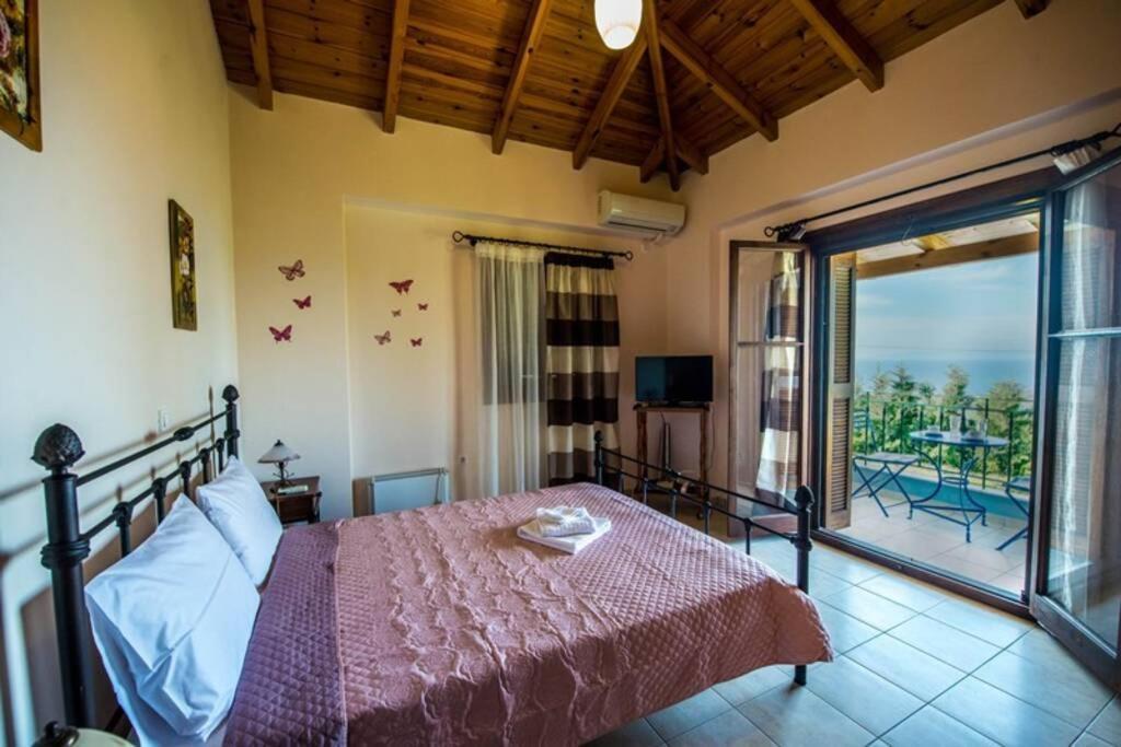Kelly'S Villa In Stoupa Neokhorion  Экстерьер фото